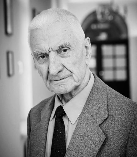 <h2><a href='news,14848,1.html'>Po�egnanie Marka Podhajskiego</a></h2>